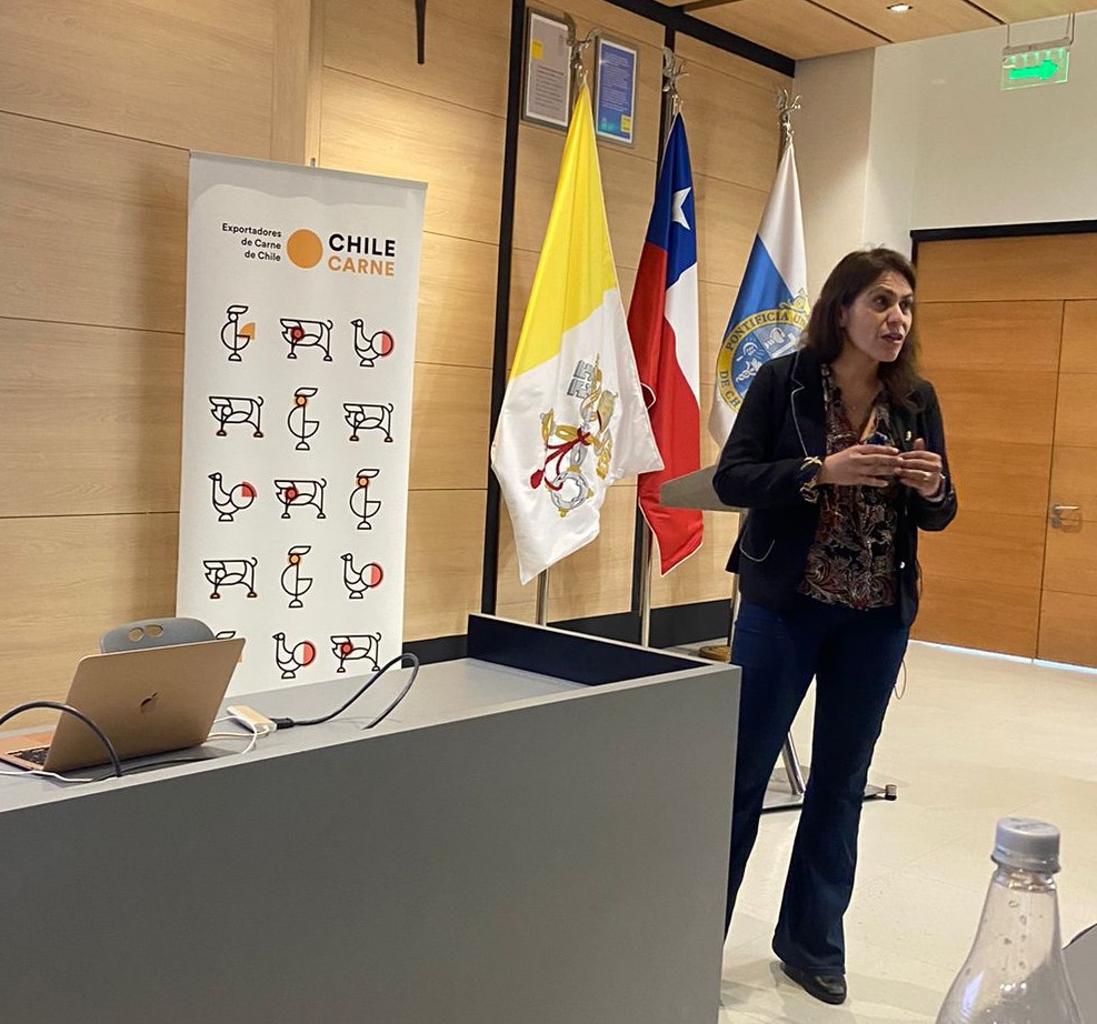 Dr. Angélica Reyes-Jara at the meeting “Control of Salmonella and AMR in poultry production.” Santiago, Chile. November 17, 2023.